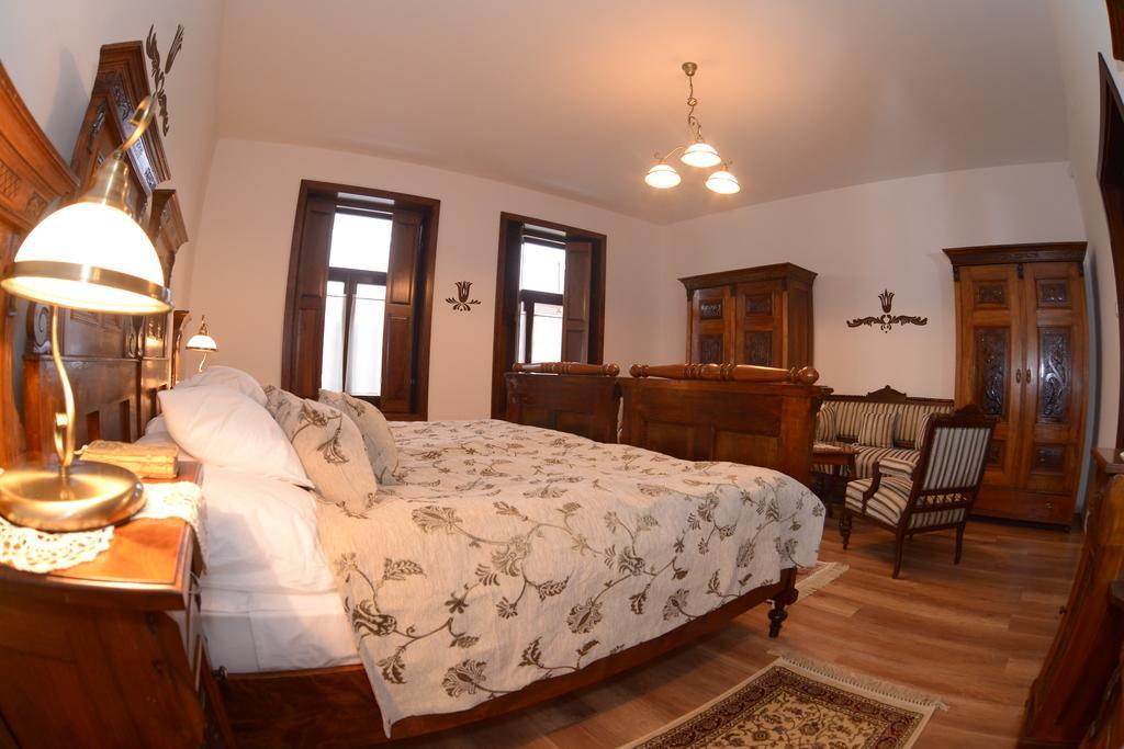 Levendula Porta Es Pajtaszinhaz Hotel Orfu Room photo